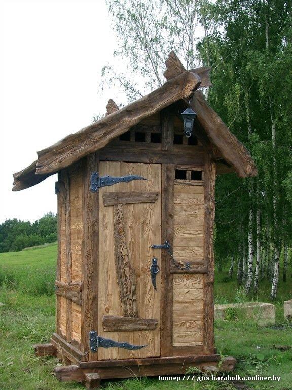 Туалет из горбыля Туалет из горбыля