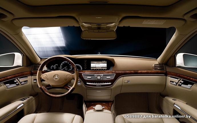 Mercedes-benz_w221_salon.jpg