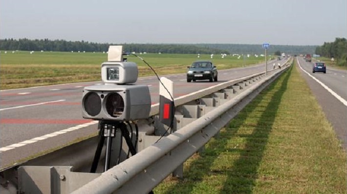 Водители все чаще стали снимать номера, чтобы не попасть в объективы камер на М1
