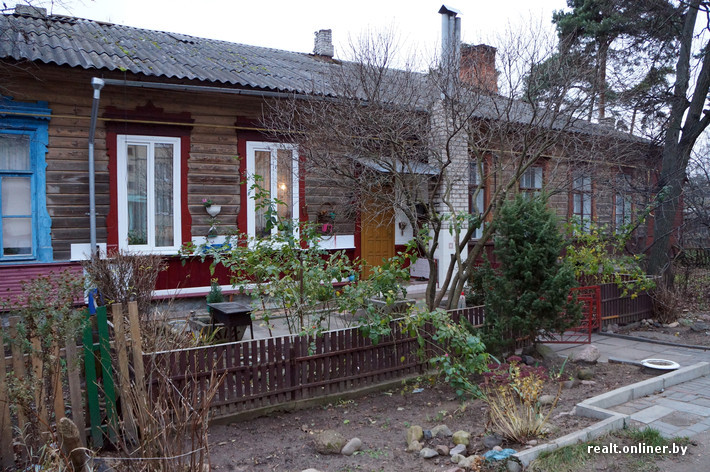 В Барановичах десятки семей живут в деревянных бараках царских времен