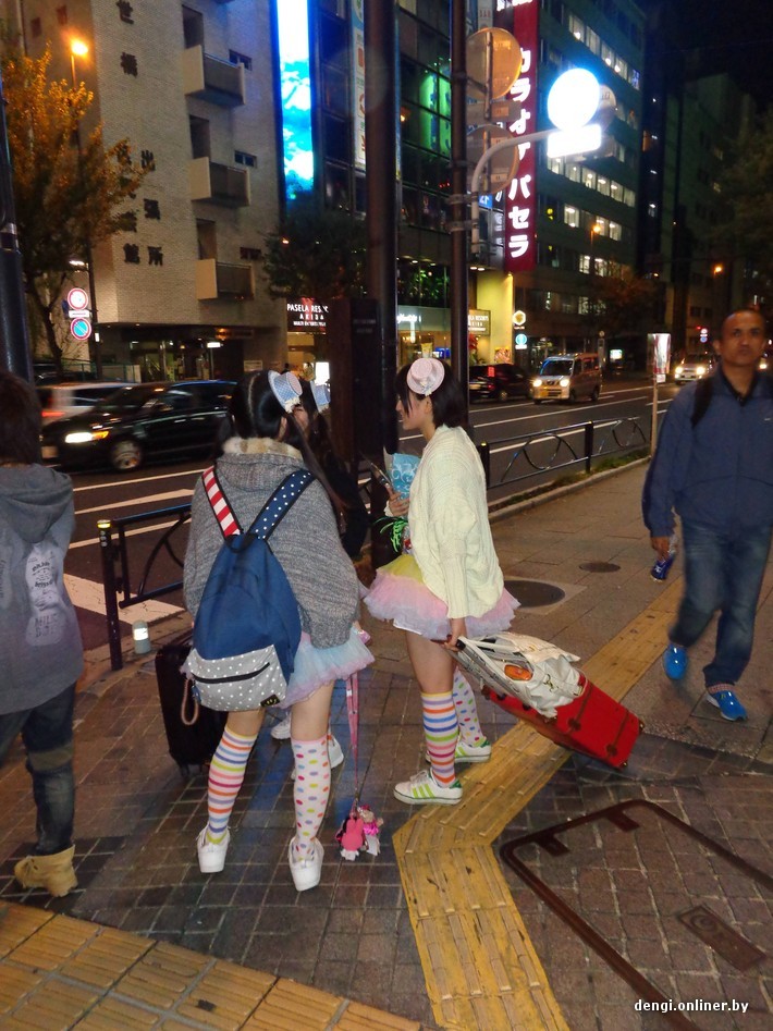 Японки На Улице Фото