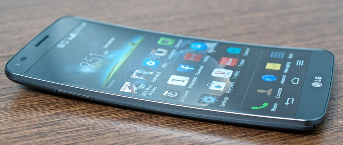 LG G Flex 2 получит уменьшенный экран с увеличенным разрешением