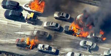 Пожар на трассе в Калифорнии уничтожил десятки машин