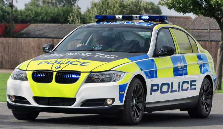 Кроме полицейской "пятерки", BMW поставляет в Великобританию доработанную "тройку"