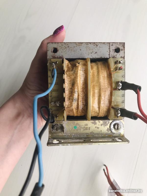 Трансформатор выходное напряжение. Трансформатор выходное напряжение. Индуктивность обмоток трансформатора. Формула обмоток повышающего трансформатора. Трансформатор тока схема работы.