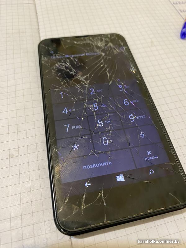Разбито защитное стекло на телефоне. Разбит экран но работает. Разбитый телефон. Разбитая матрица на телеыона. Разбитый экран телефона.