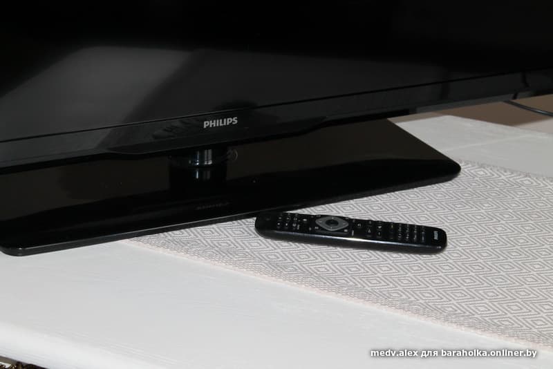 1fffe32541d0613934Корпус ЖКИ PHILIPS 42PFL3008T60 с подставкой. В отличном состоянии. Матрица бита, внутренностей нету.753902c3e2c819.jpeg