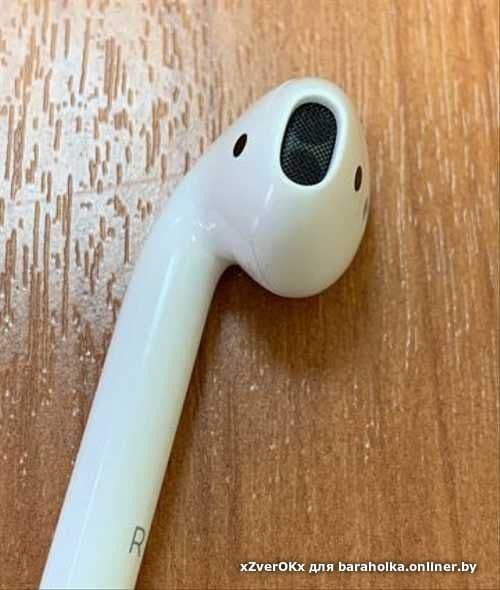 Левый наушник громче правого. AIRPODS a2032.