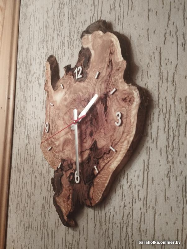 стрелка назад. значок изогнутой стрелки. красная стрелка. иконка стрелки. механизм для часов плавный ход.