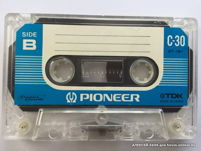 Аудиокассета. Аудиокассета tdk с керамическими вставками. Магнитофон сириус кассетный с пластинкой. Компакт-кассета. Кассета для магнитофона nirvana gold 2.