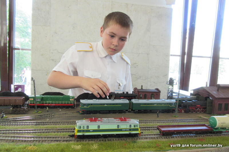 Сайт железнодорожника белоруссии. Железнодорожники Белоруссии. Белорусская железнодорожница.