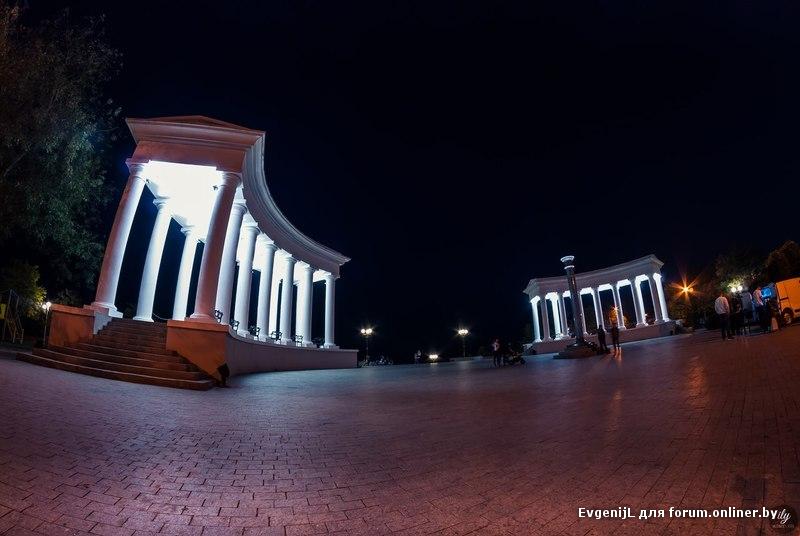 Черноморск. Черноморск Белгород. Ильичевск достопримечательности. Ильичевск аллея ночью. Арка в Ильичевска.