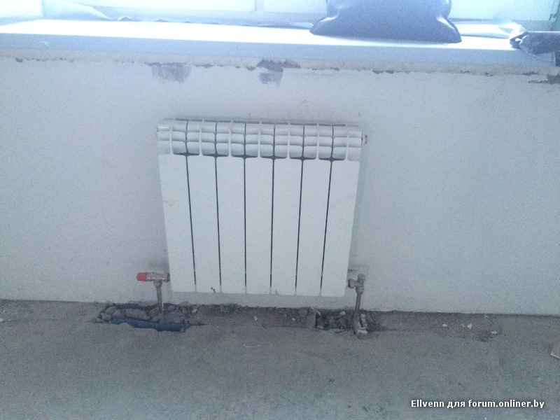 радиатор в зале.JPG