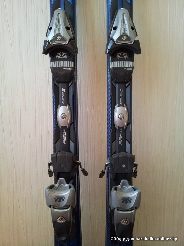 Skis-2.jpg
