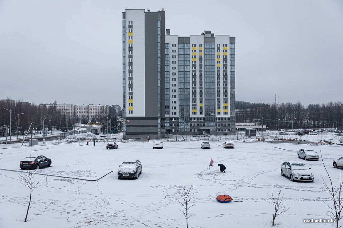 В Уручье возле бывшей реки построили многоэтажку, а она наклонилась