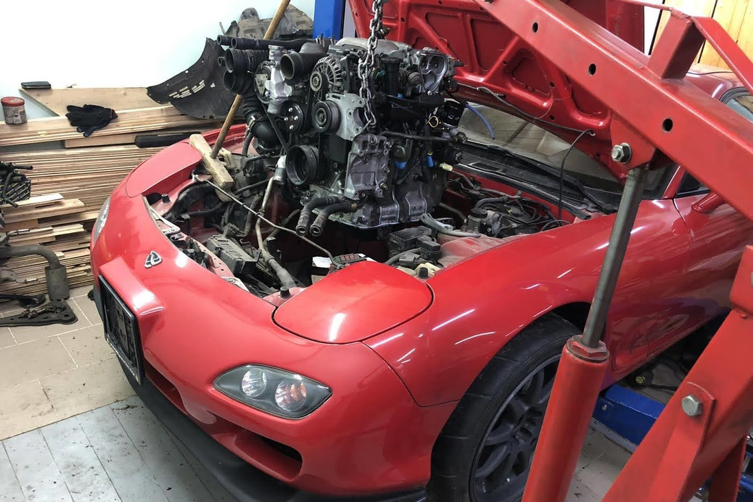 Белорус восстановил роторную Mazda RX7. Как она у него оказалась?