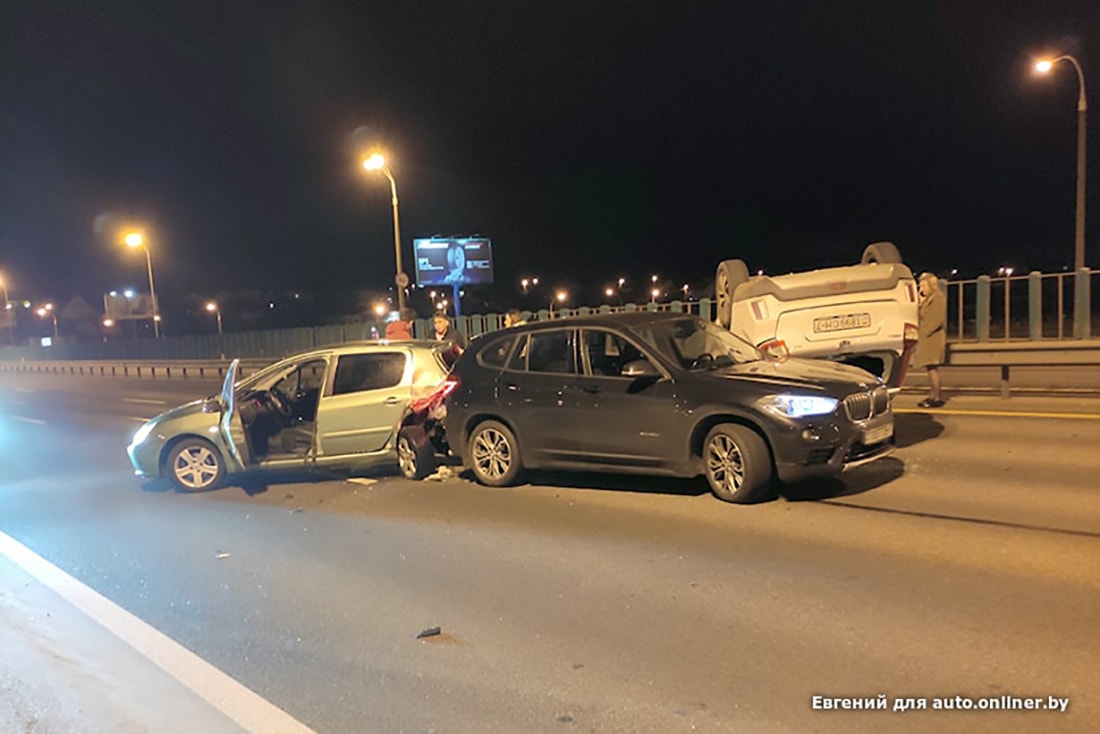 Авария на МКАД глазами участника: разворот Polo с открытой дверью