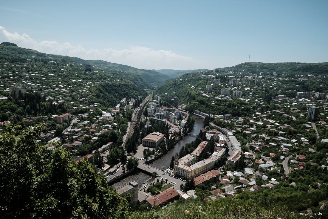 Самый узкий город в мире фото и название