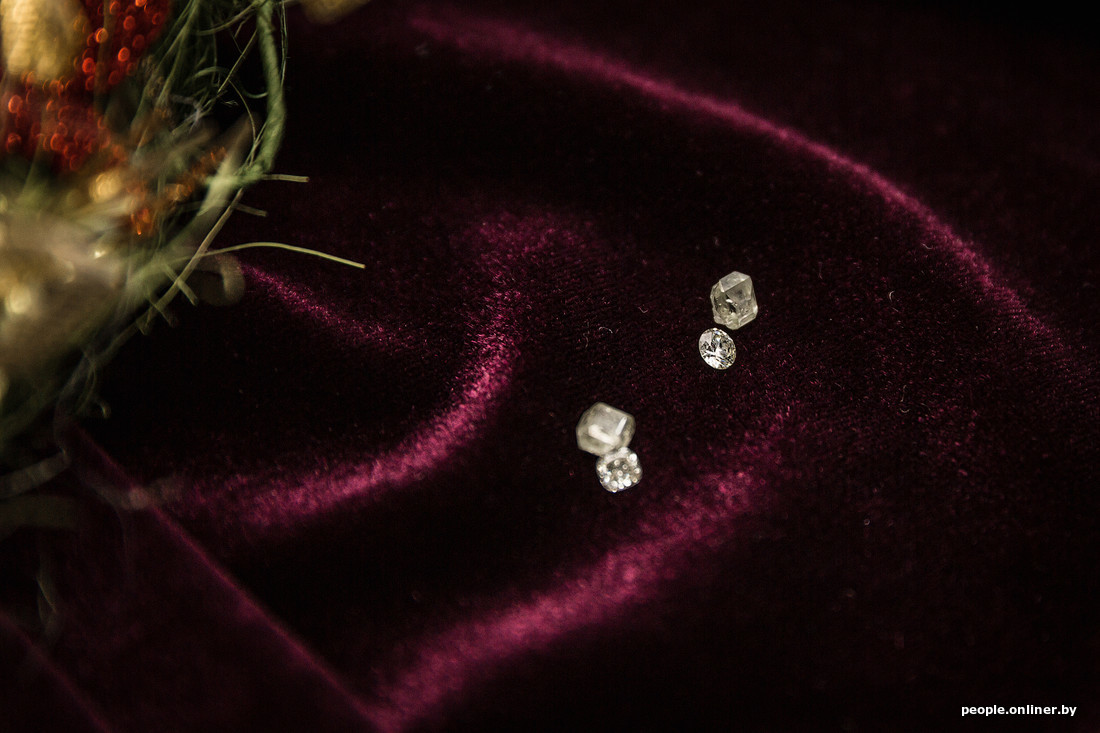 Как выращивают искусственные алмазы в Беларуси алмазов, алмазы, Максим, Наумович, производство, алмаз, камни, может, производства, бриллианты, только, давление, кубик, синтезированных, предприятие, карата, технических, ученых, человек, показывает
