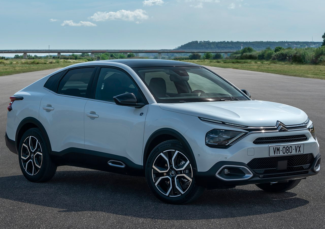 Французский ë-мобиль. У Citroen появился странный фастбэк С4 X