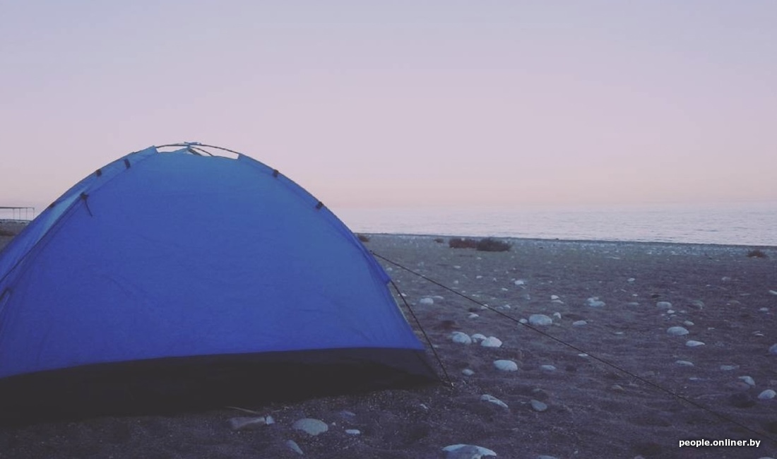 В Турции тратил $1—2 в день. 23-летний белорус две недели жил на берегу моря в палатке