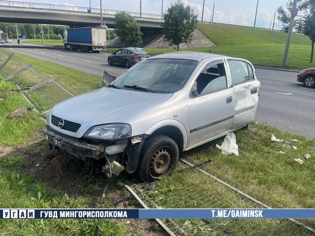 Один остановился из-за поломки, второй в него врезался. ДТП на Партизанском  проспекте