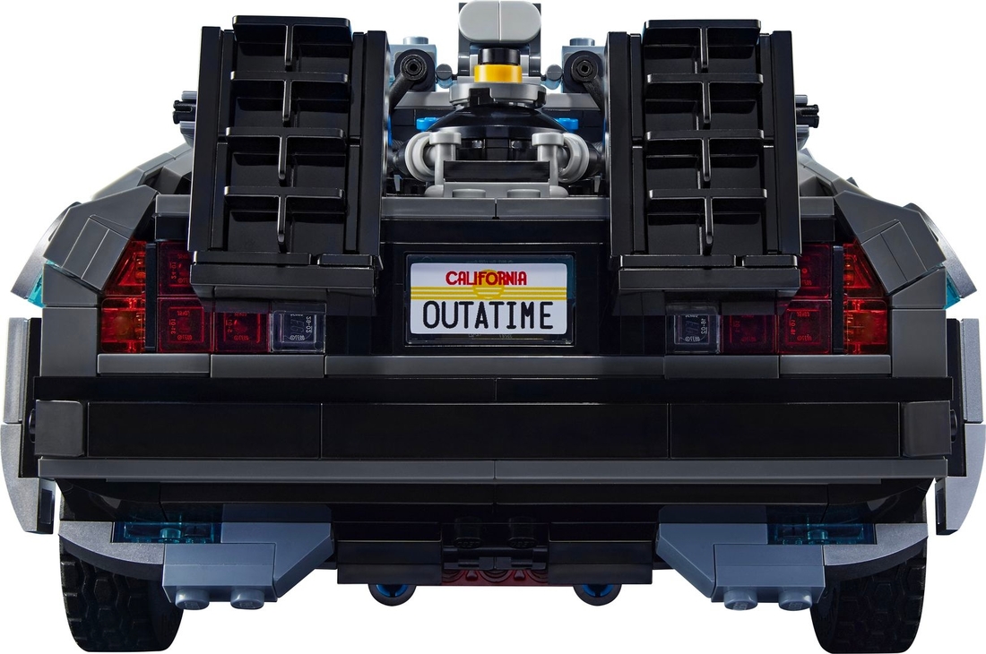 Lego представила DeLorean из «Назад в будущее». Это крупный набор 18+