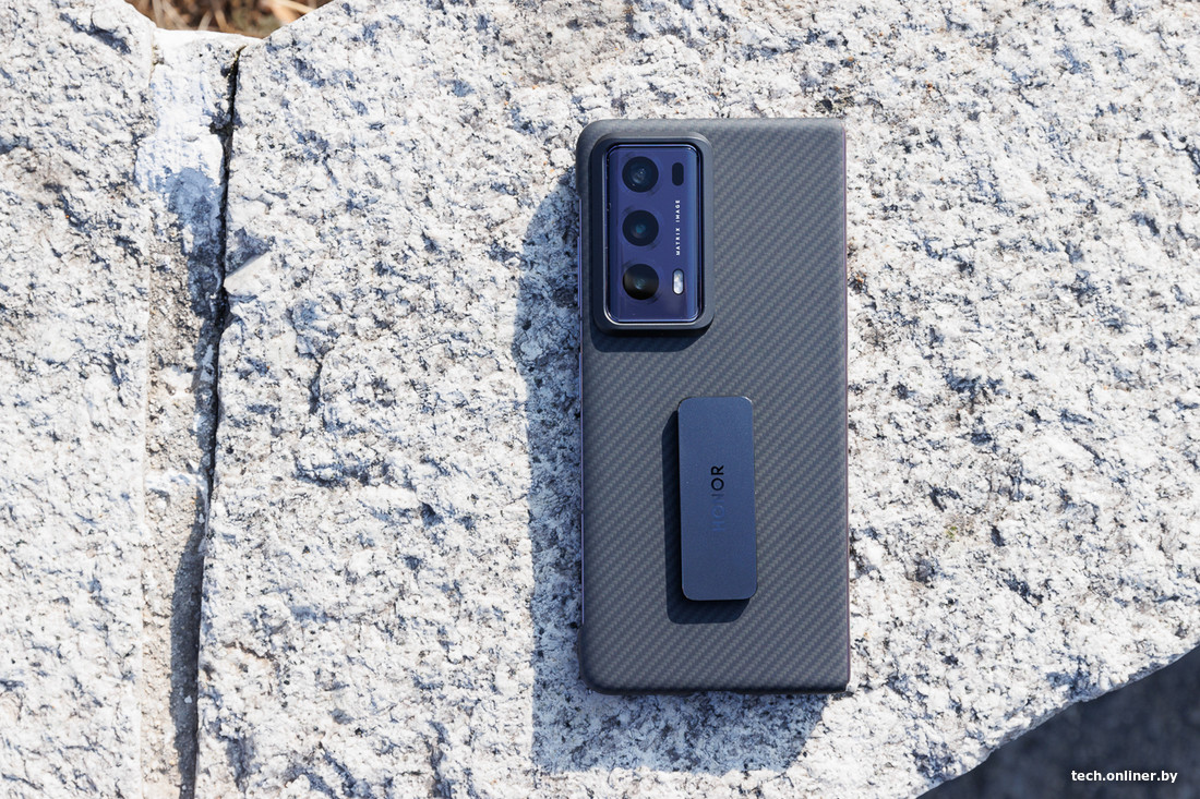 На тоненького. Первые впечатления от Honor Magic V2