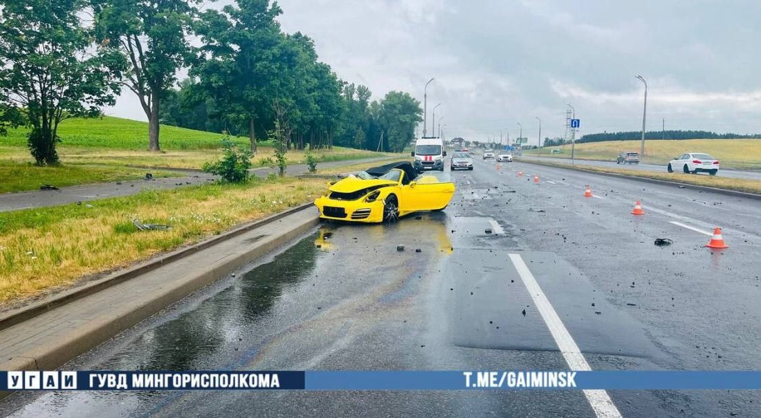 В Беларуси на аукцион выставили разбитый в ДТП Porshe. Вот какой была финальная ставка