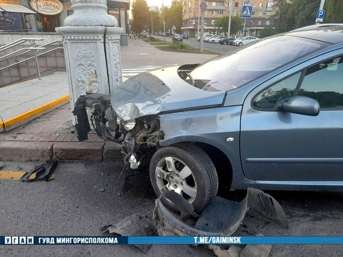 Авария на проспекте: девушка не уступила дорогу маршрутке