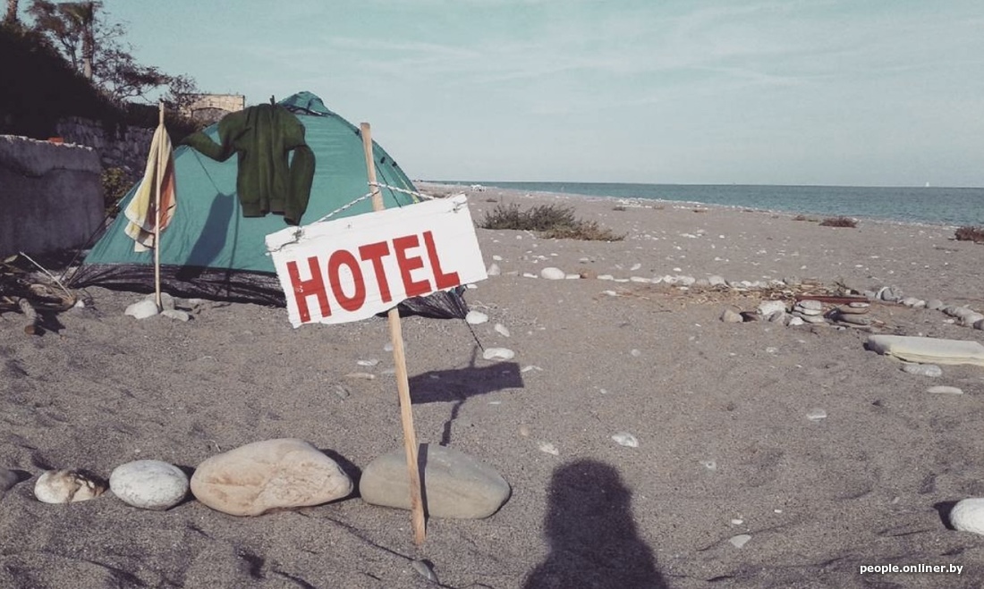 В Турции тратил $1—2 в день. 23-летний белорус две недели жил на берегу моря в палатке
