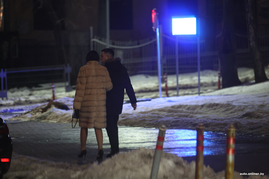 Девушка устроилась на ночь в такси в Минске. Сколько смогла заработать?