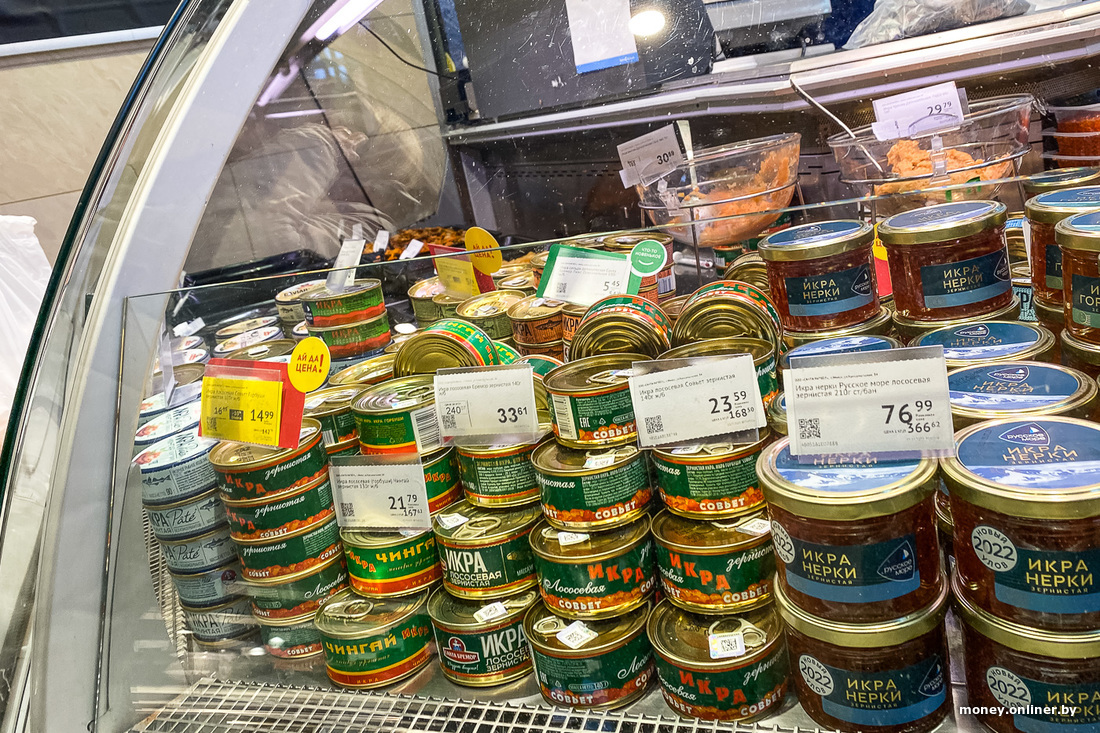 Красная икра дешевая. Красная икра дешевая. Какую икру продают в магазинах. Рыбный магазин в москве красная икра. Икра.