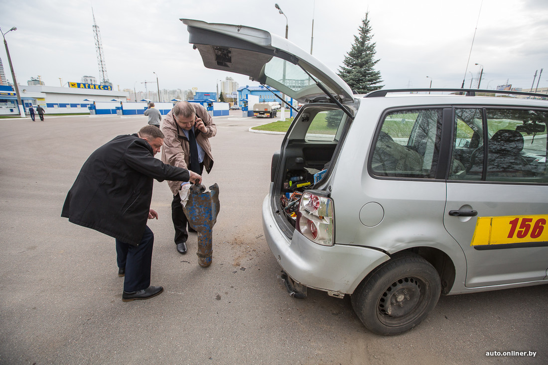 Минск: на газовой заправке у Volkswagen Touran разорвался баллон