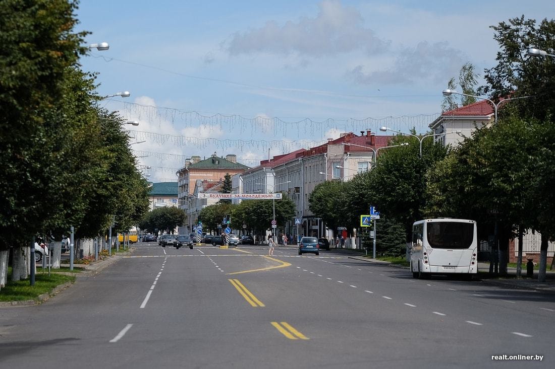 Жалуются на зарплату 1900 рублей, а как прожить на 400?» Рабочий из Орши о  своих доходах и тратах