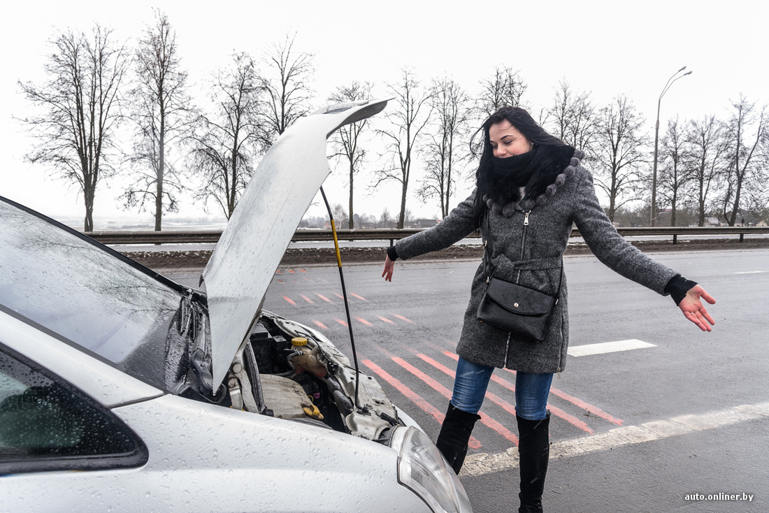 Эксперимент: у девушки в дороге сломалась машина, остановятся ли мужчины  помочь? | Zametno.by