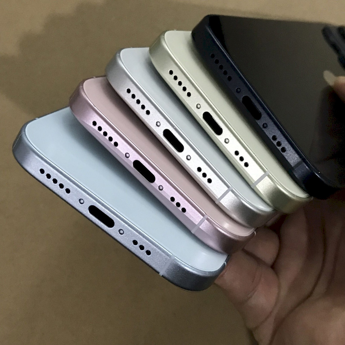 Макеты iPhone 15 и iPhone 15 Pro раскрыли все цвета ожидаемых новинок