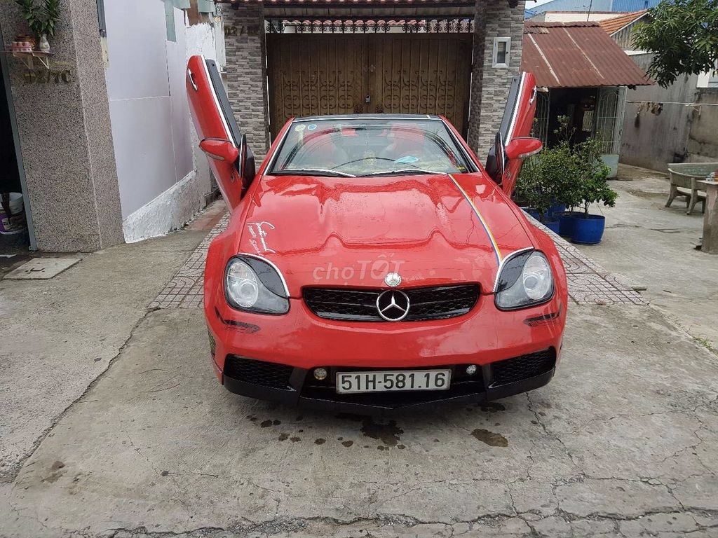 Мужчина превратил свой Mercedes SLK в «суперкар» и продает его за $2,4  тысячи