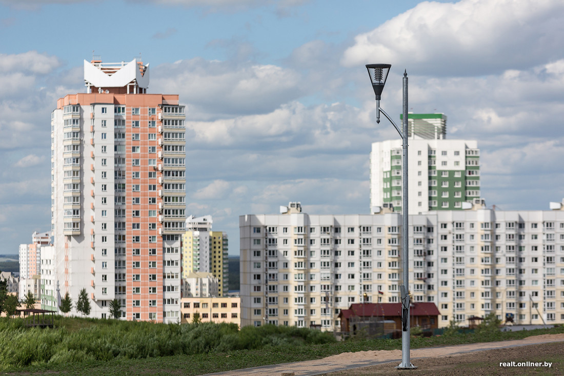 Каменная горка минск. Скала каменная горка Минск. Каменная горка Минск драки. Граница Беларуси каменная горка. Каменная горо Минск фото китайские фабрики.