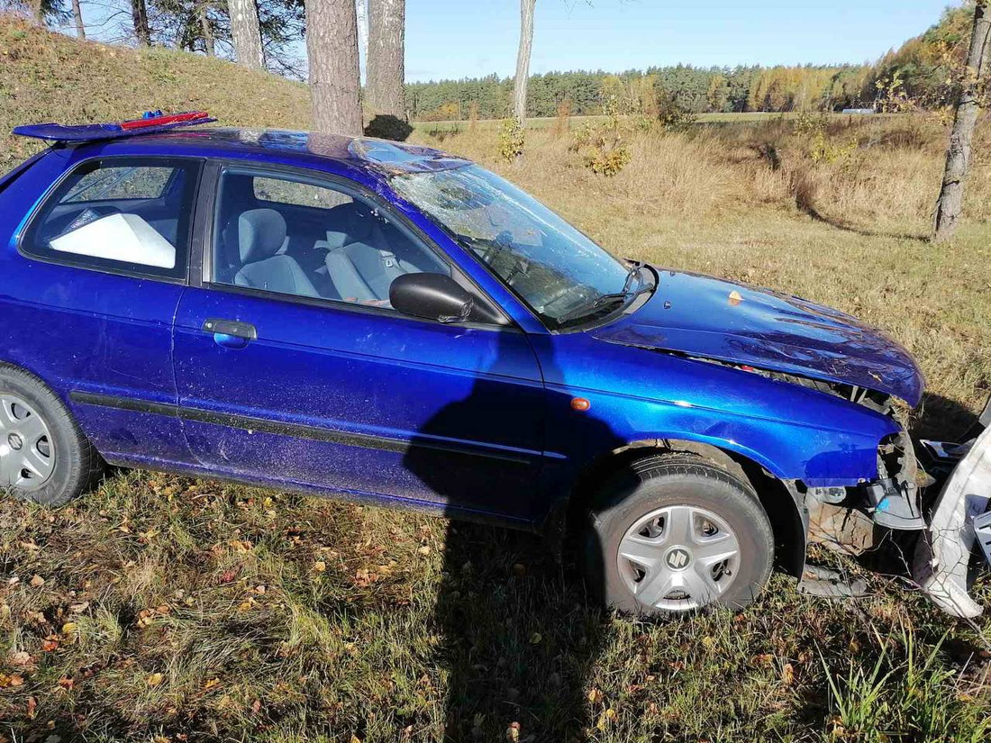 Под Березино автомобиль улетел в кювет, пострадала женщина