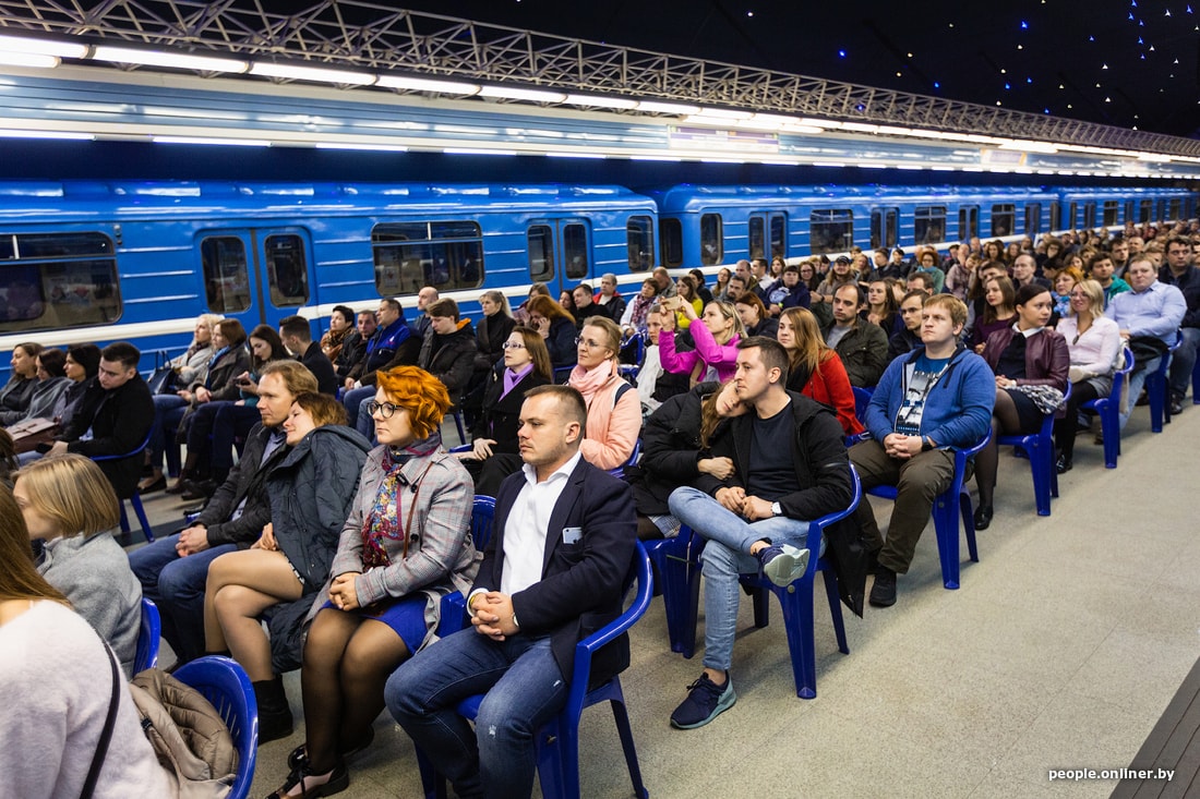 Метро петровщина. Концерт в метро. Has Metro концерт. Петровщина Разманова. Концерт метрополитена 2005 год торжественное открытие.