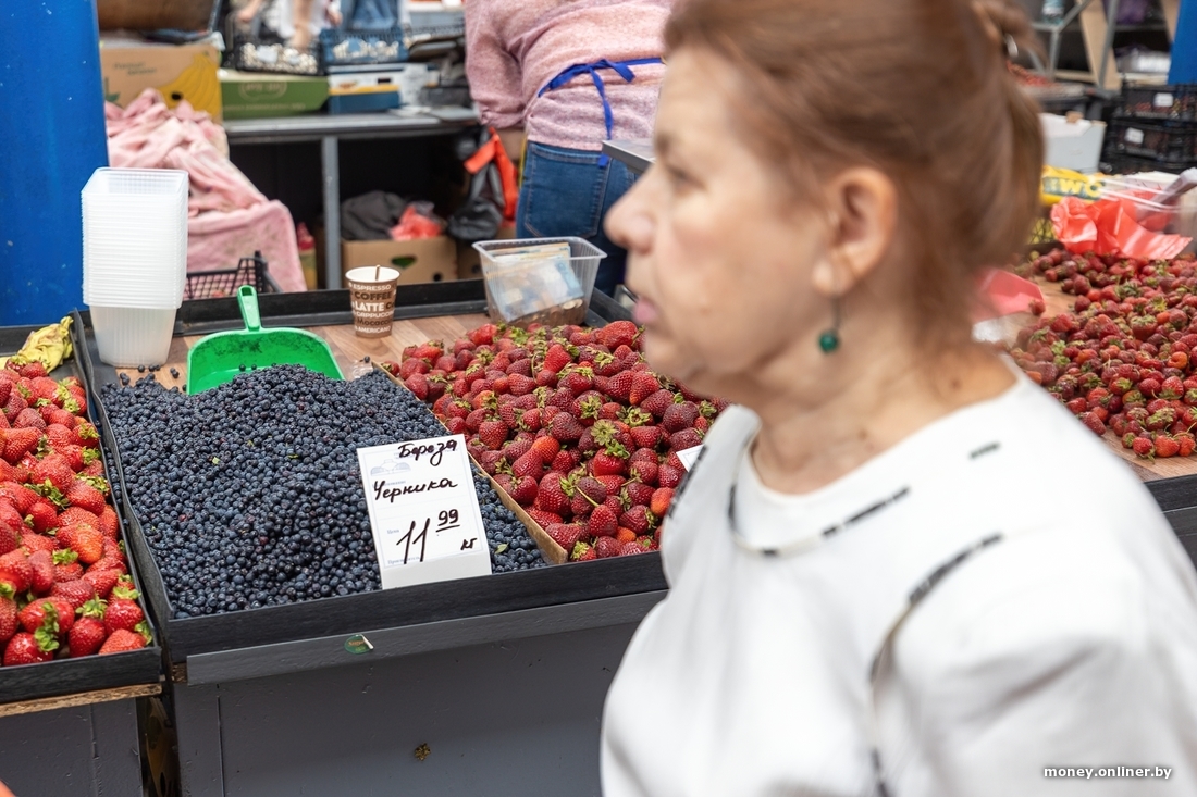 Начался сезон черники. Почем продают первые ягоды из Брестской области?
