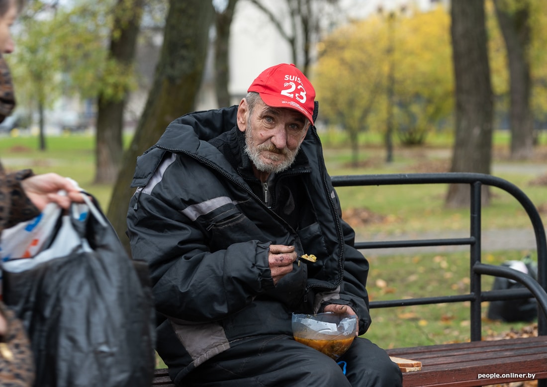 Неравнодушный человек. Один день из жизни бомжей. Реальная жизнь бездомных.