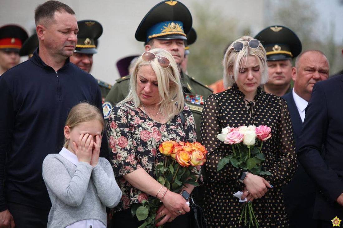 В Барановичах появился памятник лидским летчикам, которые уводили самолет  от домов и разбились — Блог Гродно s13