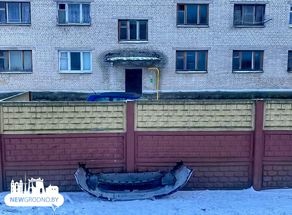 «Оторвал» чужой бампер и выкинул его на ближайшей помойке. Водителя нашли