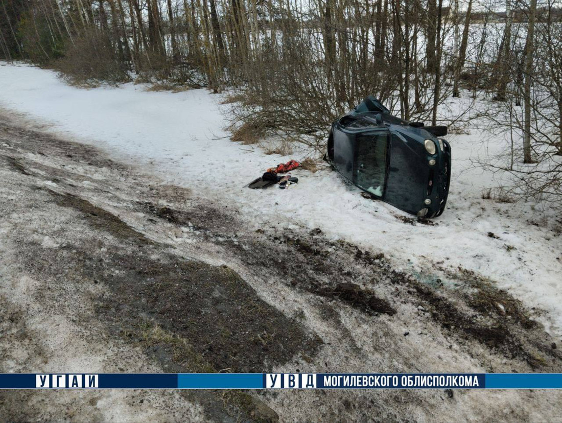 В Могилевском районе опрокинулся автомобиль, пострадал ребенок