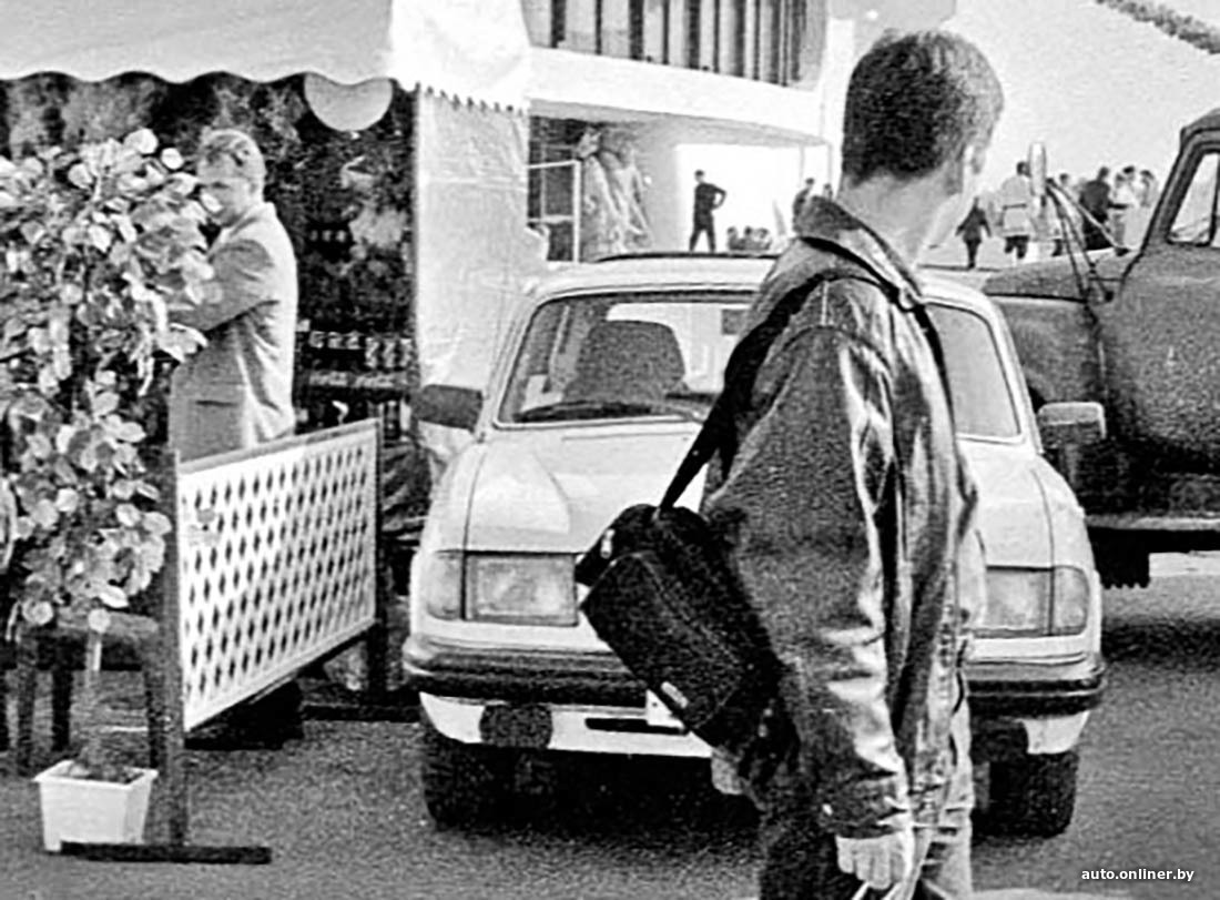 Тряпки и «крыша». Как в Беларуси в 90-е дети мыли машины и зарабатывали неплохие деньги
