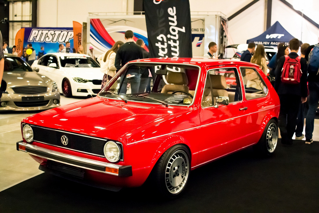 Фоторепортаж с международной автовыставки Royal Auto Show X