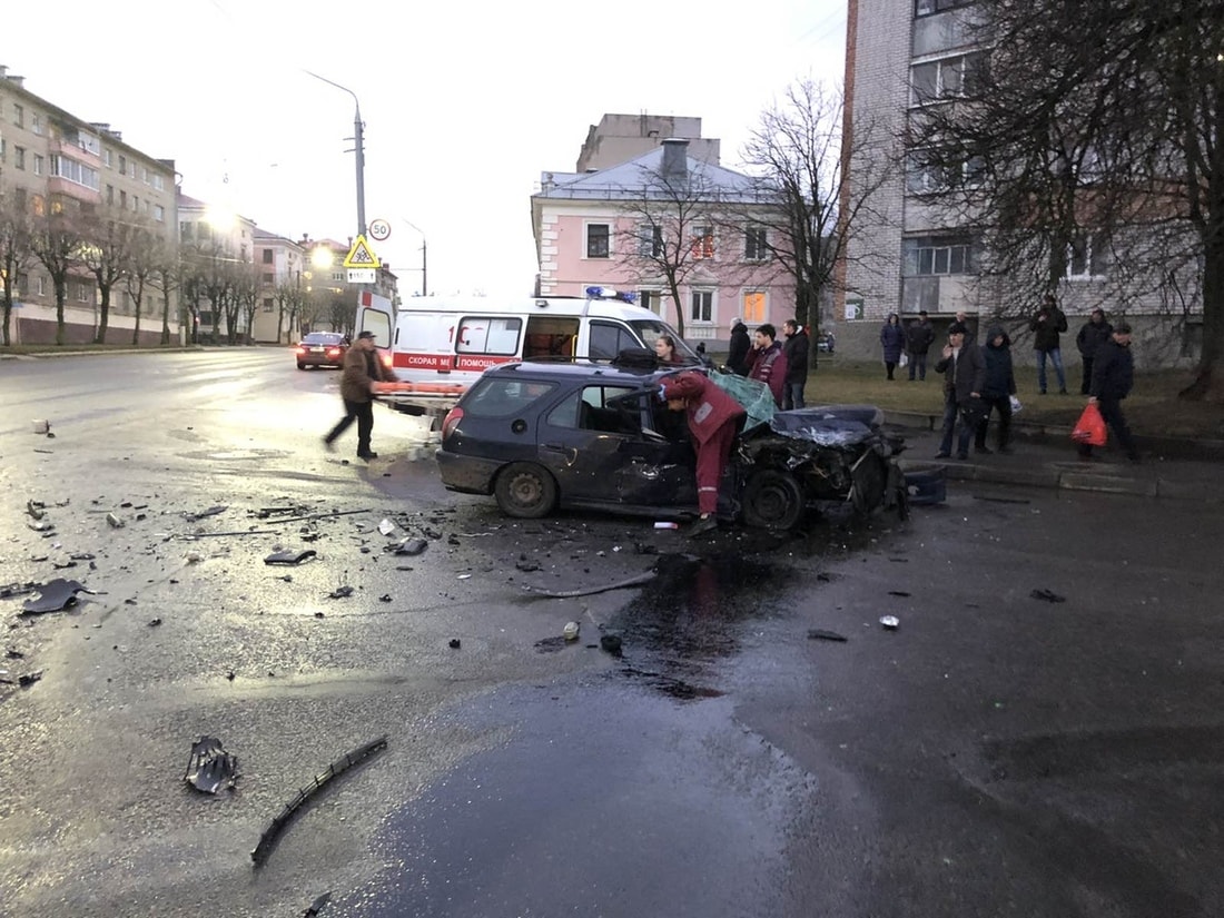 Вылетел на встречку, подбил два авто. Странное ДТП в Могилеве