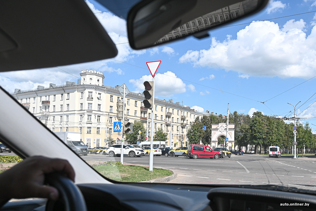 Город для машин, где всем хватает парковок. Где это?